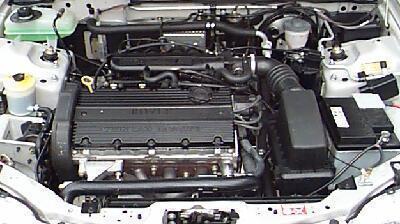 Detta r den fyrcylindriga K-motorn p 1.4 liter monterad i en Rover 400. 