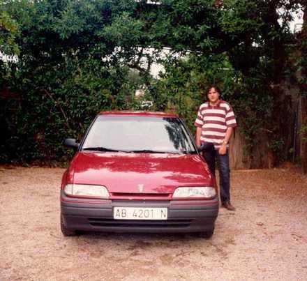<I> José Luis med sin Rover 216 från 1993.</I>