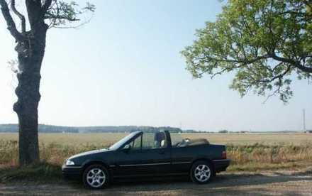 <I> Denna Rover 216 Cab från 1994 tillhör Bosse Arnholm i Mölndal </I>