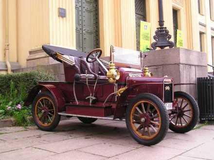 <I>NVK:s Rover 8hp frn 1907.</I> 