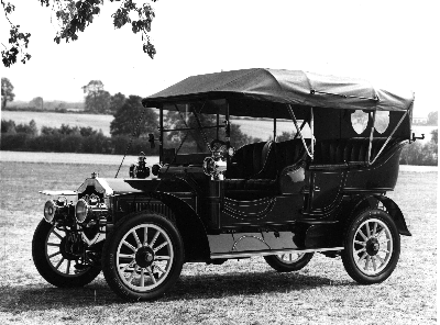 <I>The car on the picture was built in 1907.</I>