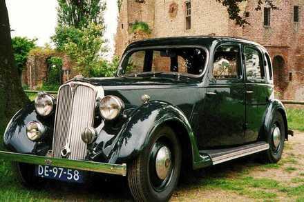 <I> Tom Lamers' Rover 12 Six Light Saloon från 1947</I>
