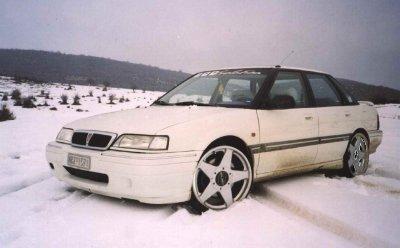 Johnnys 416 GTi i grekisk sn! Bilderna r tagna i Selibergen cirka 12 mil norr om Thessaloniki. 
