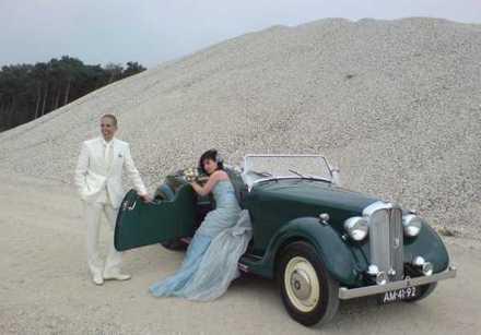 <I>This P2 Tourer from 1947 belongs to Wiel Jaspers in the Netherlands. The picture was shot at the wedding between Wiels son Nardo and Willemijn.

 </I>