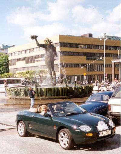 Annelie with the MGF at Götaplatsen in Gothenburg May 2000.